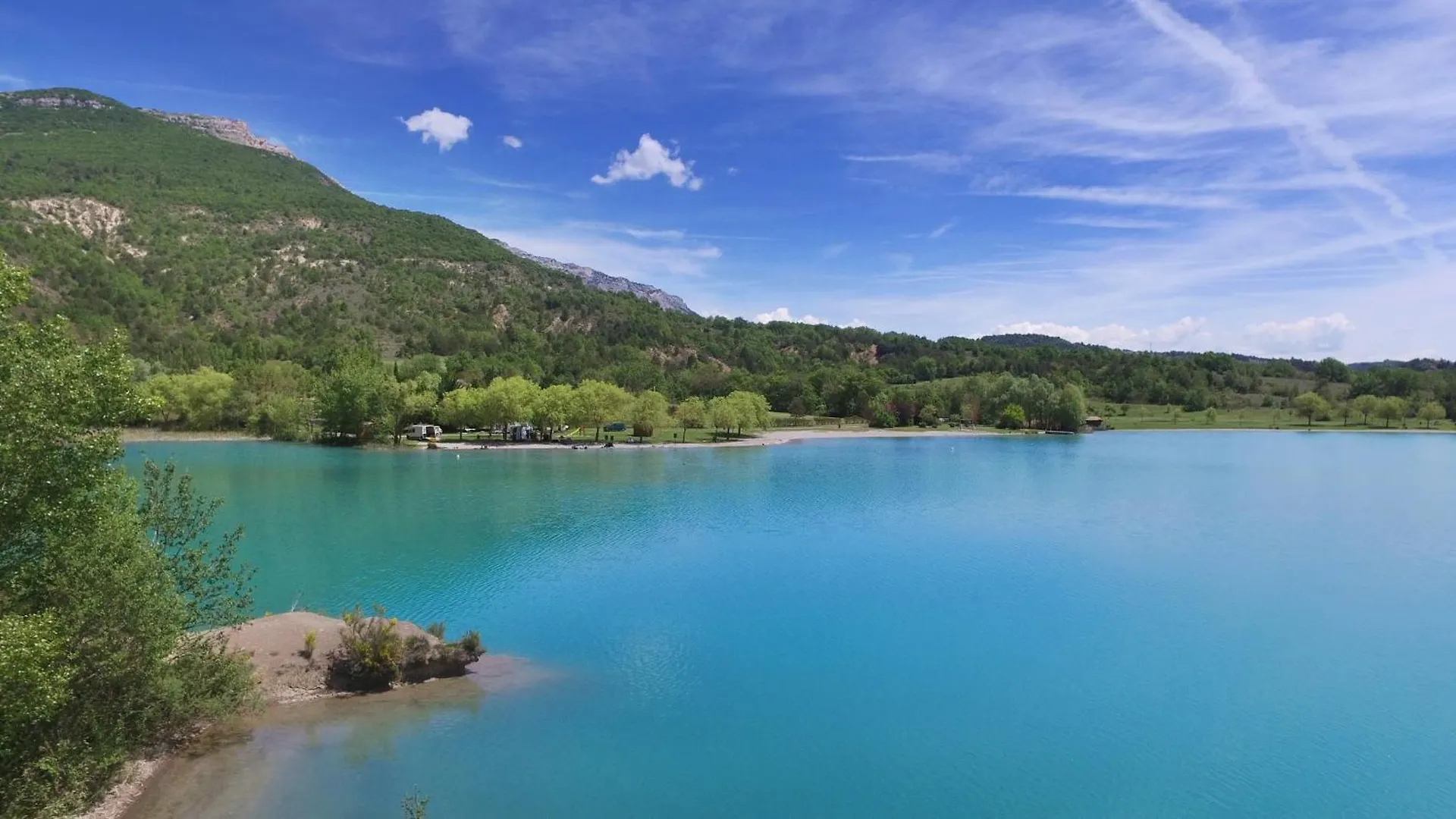 Gite La Rose Des Alpes A Serres, 3 Chambres, Capacite 4 A 8 Personnes, Cuisine, Terrasse, Parking Et Garage Serres  Guest house Serres (Hautes-Alpes)
