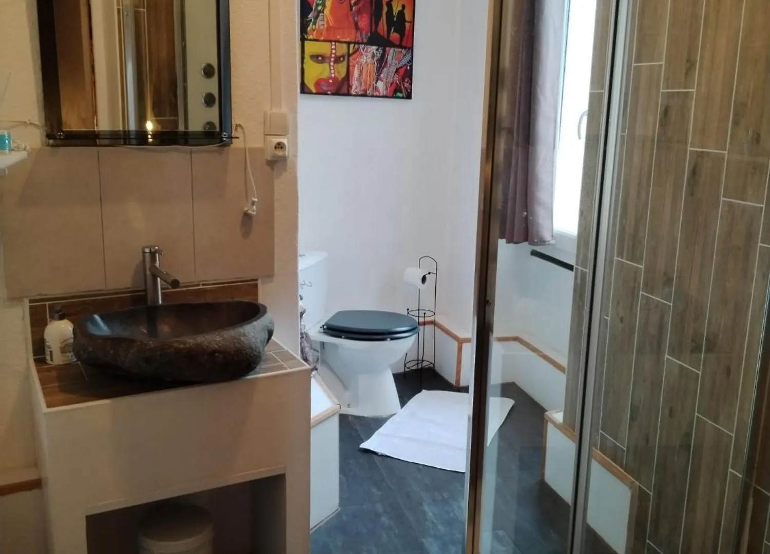 Gite La Rose Des Alpes A Serres, 3 Chambres, Capacite 4 A 8 Personnes, Cuisine, Terrasse, Parking Et Garage Serres  Guest house Serres (Hautes-Alpes)