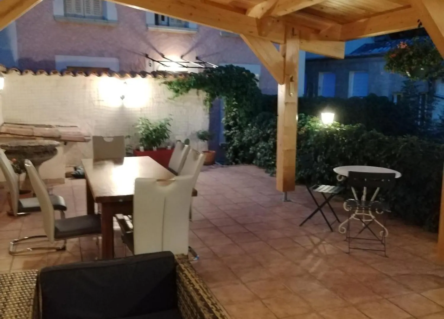 Gite La Rose Des Alpes A Serres, 3 Chambres, Capacite 4 A 8 Personnes, Cuisine, Terrasse, Parking Et Garage Serres  France