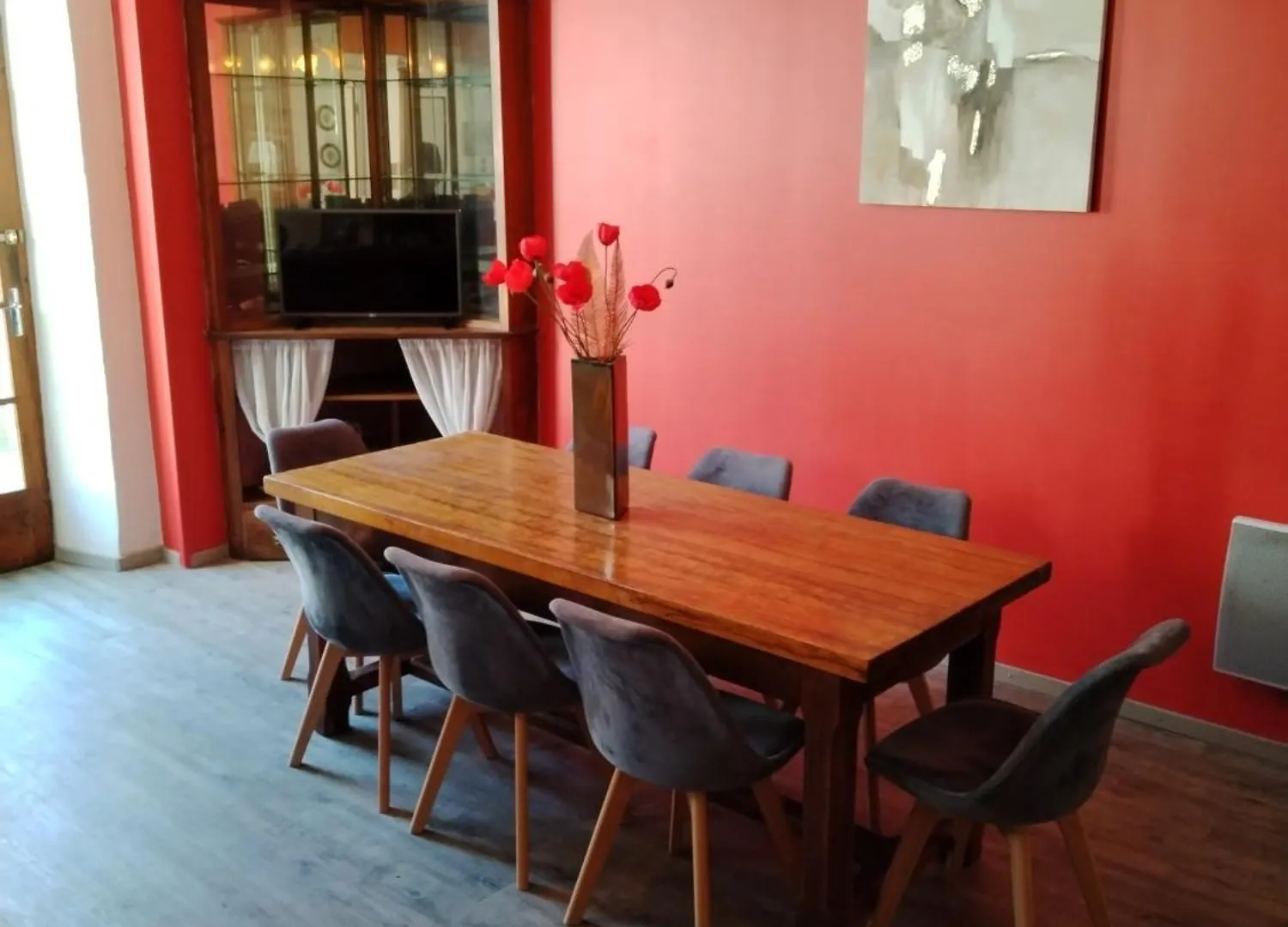 Guest house Gite La Rose Des Alpes A Serres, 3 Chambres, Capacite 4 A 8 Personnes, Cuisine, Terrasse, Parking Et Garage Serres