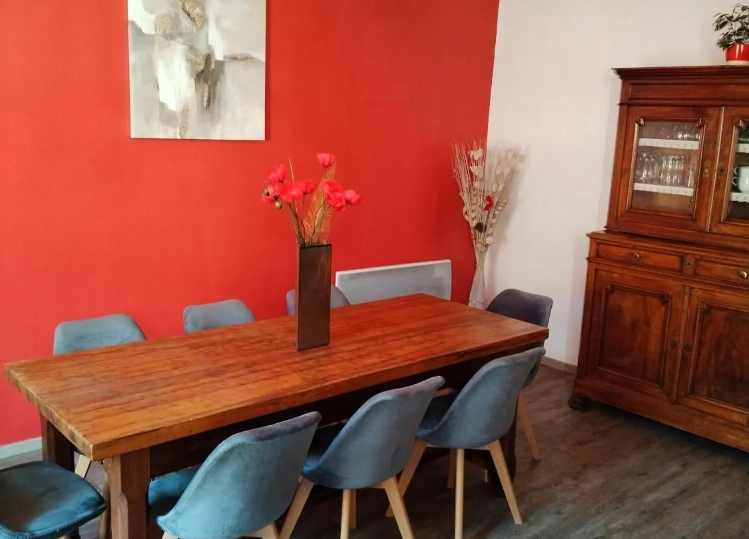 Guest house Gite La Rose Des Alpes A Serres, 3 Chambres, Capacite 4 A 8 Personnes, Cuisine, Terrasse, Parking Et Garage Serres  France